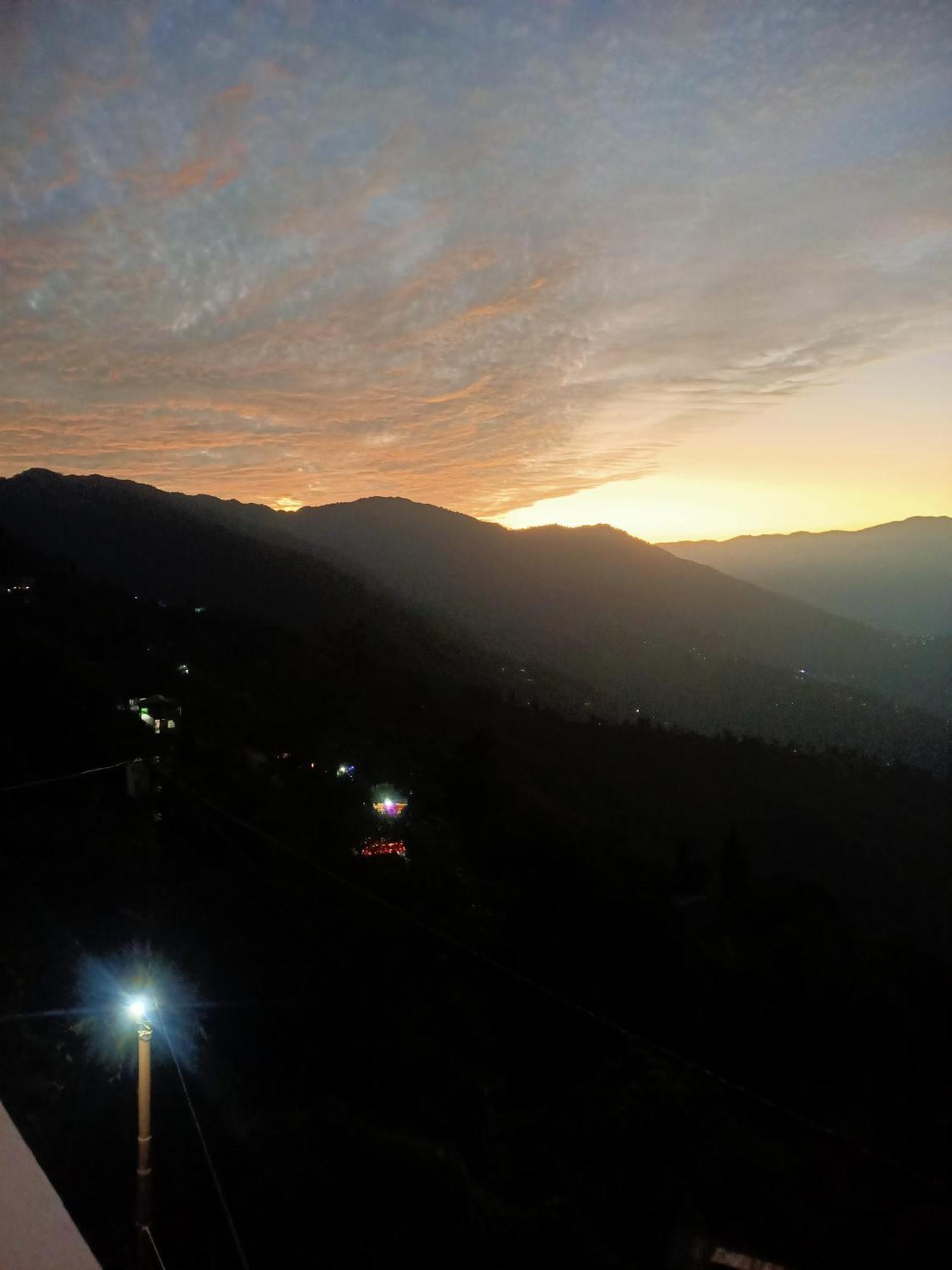 The Sunset Nest Offbeat Homestay 다르질링 외부 사진